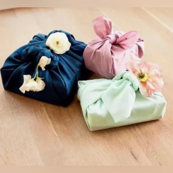 NWT To the Market Gift Wrapping Clothes Pink Navy Turquoise Sustainable Eco - Picture 7 of 8